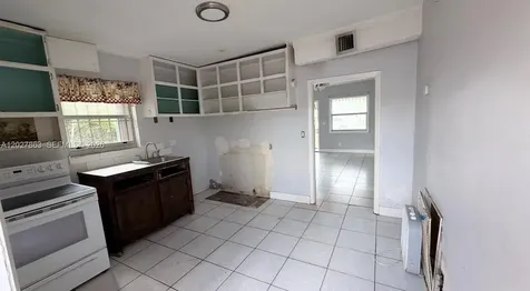 544 NW 10th Street Florida City FL 33034