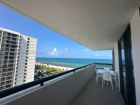 2555 Collins Avenue Miami Beach FL 33140