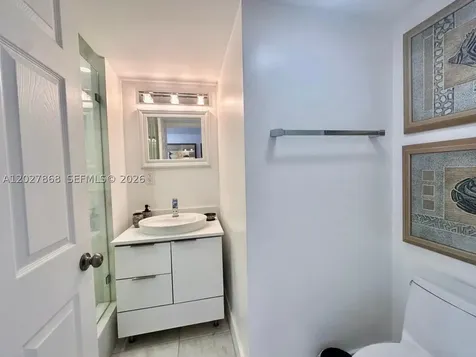 2555 Collins Avenue Miami Beach FL 33140