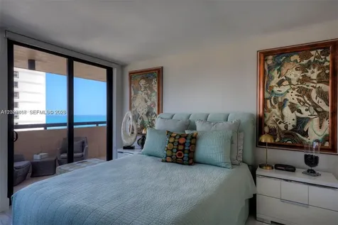 2555 Collins Avenue Miami Beach FL 33140
