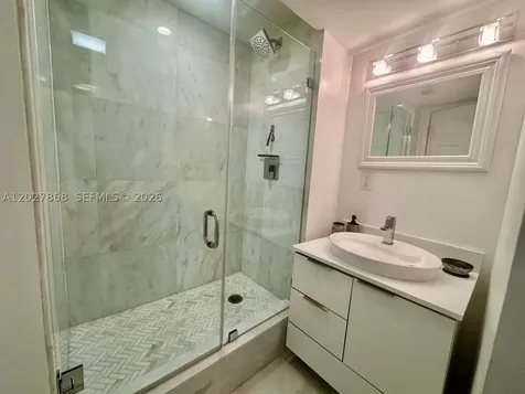 2555 Collins Avenue Miami Beach FL 33140