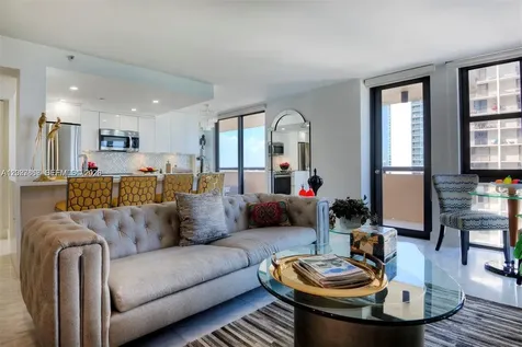 2555 Collins Avenue Miami Beach FL 33140