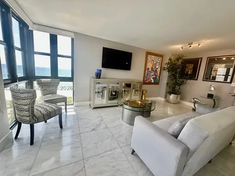 2555 Collins Avenue Miami Beach FL 33140