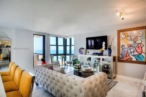 2555 Collins Avenue Miami Beach FL 33140
