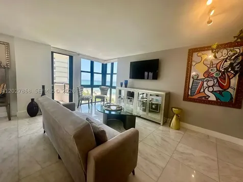 2555 Collins Avenue Miami Beach FL 33140