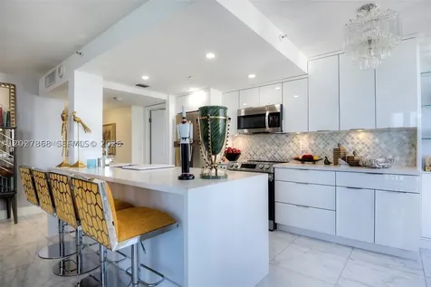2555 Collins Avenue Miami Beach FL 33140