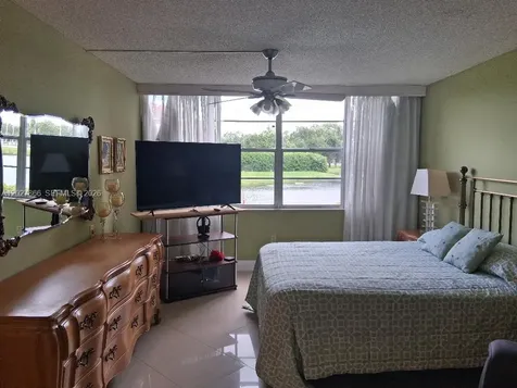 1200 St Charles Place Pembroke Pines FL 33026