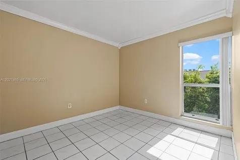 4713 NW 7th Street Miami FL 33126