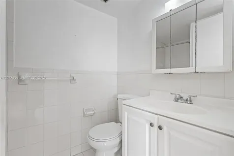 4713 NW 7th Street Miami FL 33126