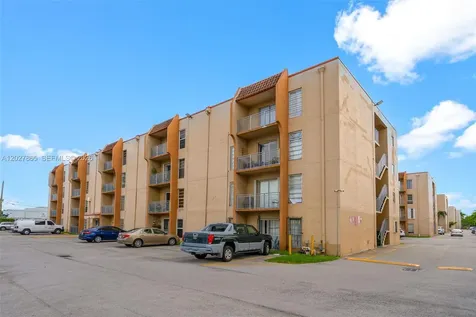 4713 NW 7th Street Miami FL 33126