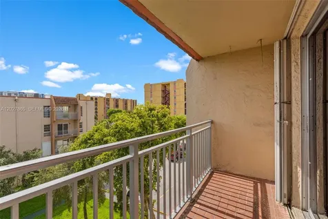4713 NW 7th Street Miami FL 33126