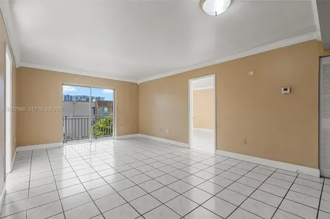 4713 NW 7th Street Miami FL 33126