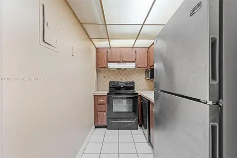 4713 NW 7th Street Miami FL 33126