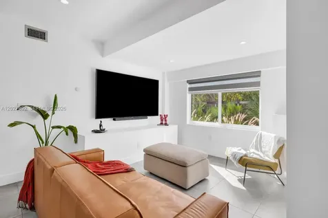901 NE 82nd Terrace Miami FL 33138