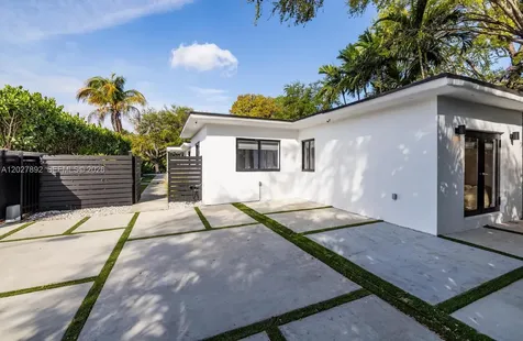 901 NE 82nd Terrace Miami FL 33138