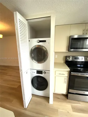 2212 W 74th Street Hialeah FL 33016