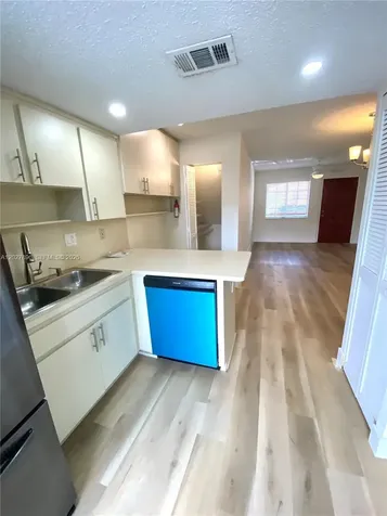 2212 W 74th Street Hialeah FL 33016