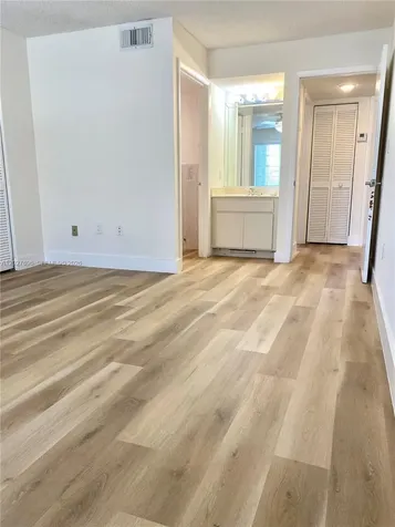 2212 W 74th Street Hialeah FL 33016