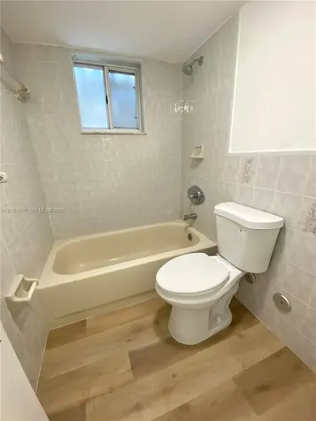 2212 W 74th Street Hialeah FL 33016