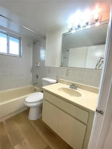 2212 W 74th Street Hialeah FL 33016