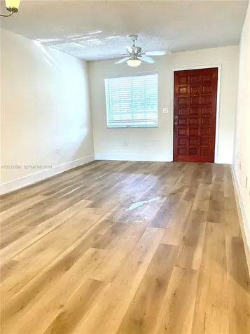 2212 W 74th Street Hialeah FL 33016