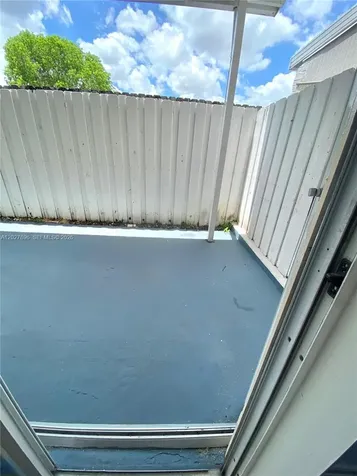 2212 W 74th Street Hialeah FL 33016