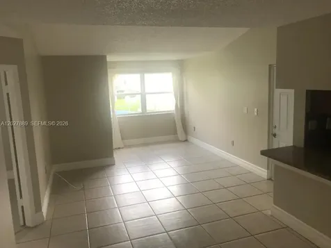 6740 NW 175th Lane Hialeah FL 33015
