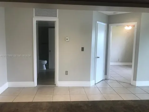 6740 NW 175th Lane Hialeah FL 33015