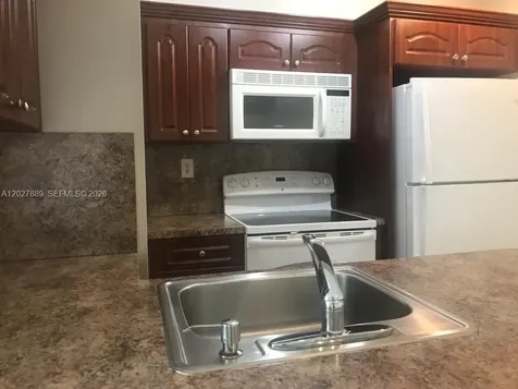 6740 NW 175th Lane Hialeah FL 33015