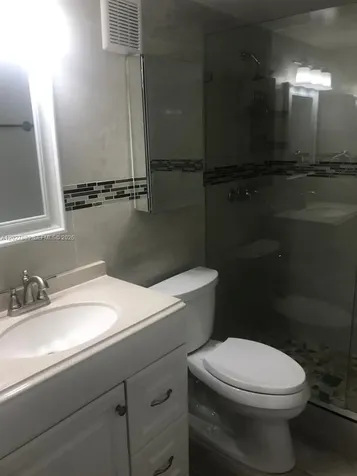 6740 NW 175th Lane Hialeah FL 33015
