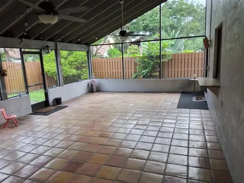 1960 Sacramento Weston FL 33326