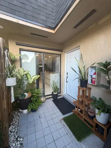 14233 SW 94th Cir Lane Miami FL 33186