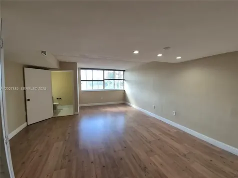 6045 NW 186th Street Hialeah FL 33015