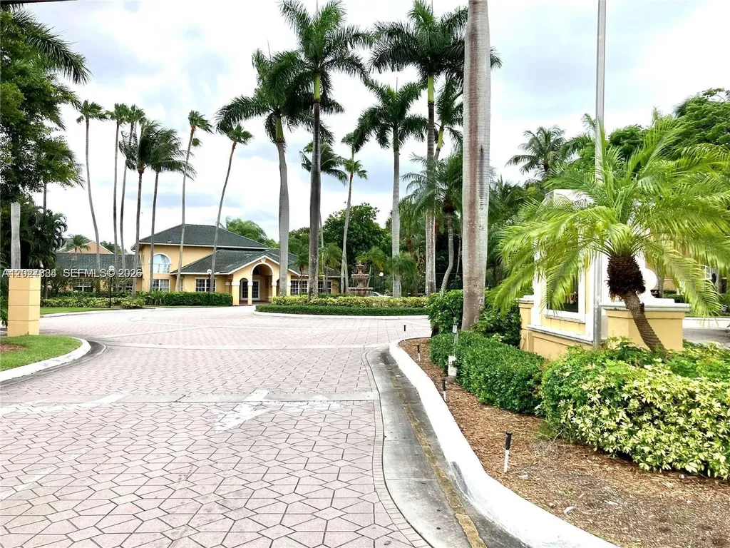 4035 W Mcnab Road Pompano Beach FL 33069