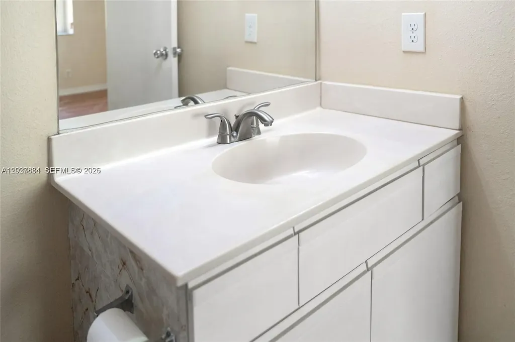 4035 W Mcnab Road Pompano Beach FL 33069