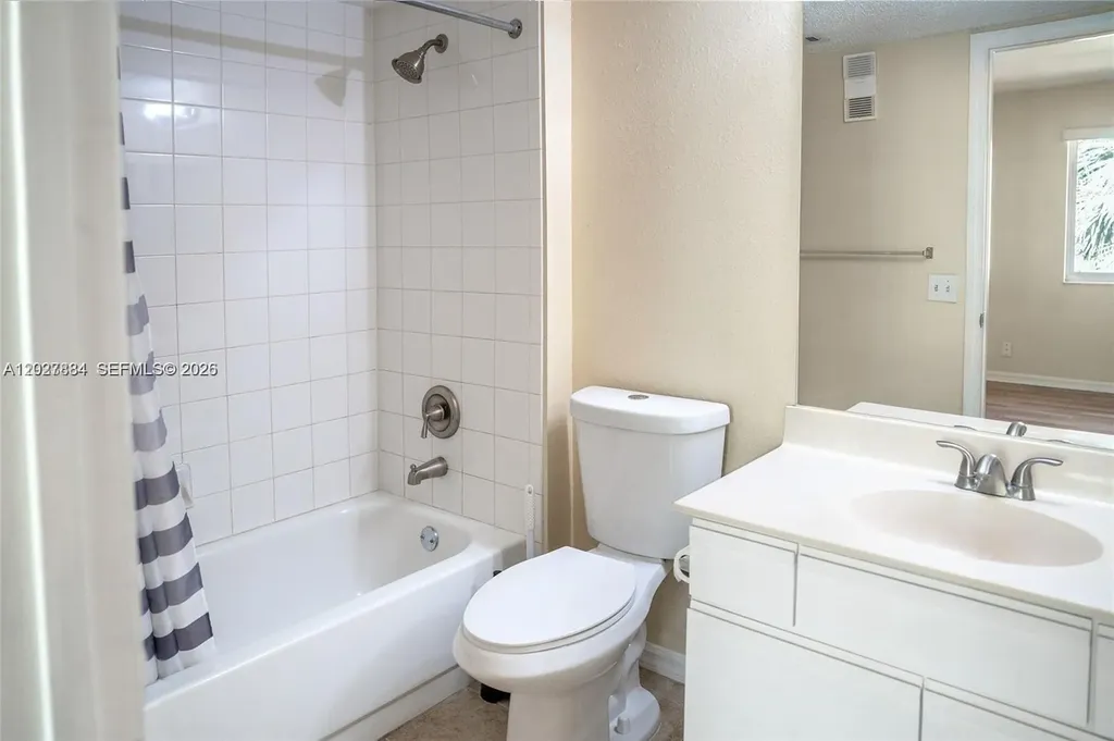 4035 W Mcnab Road Pompano Beach FL 33069