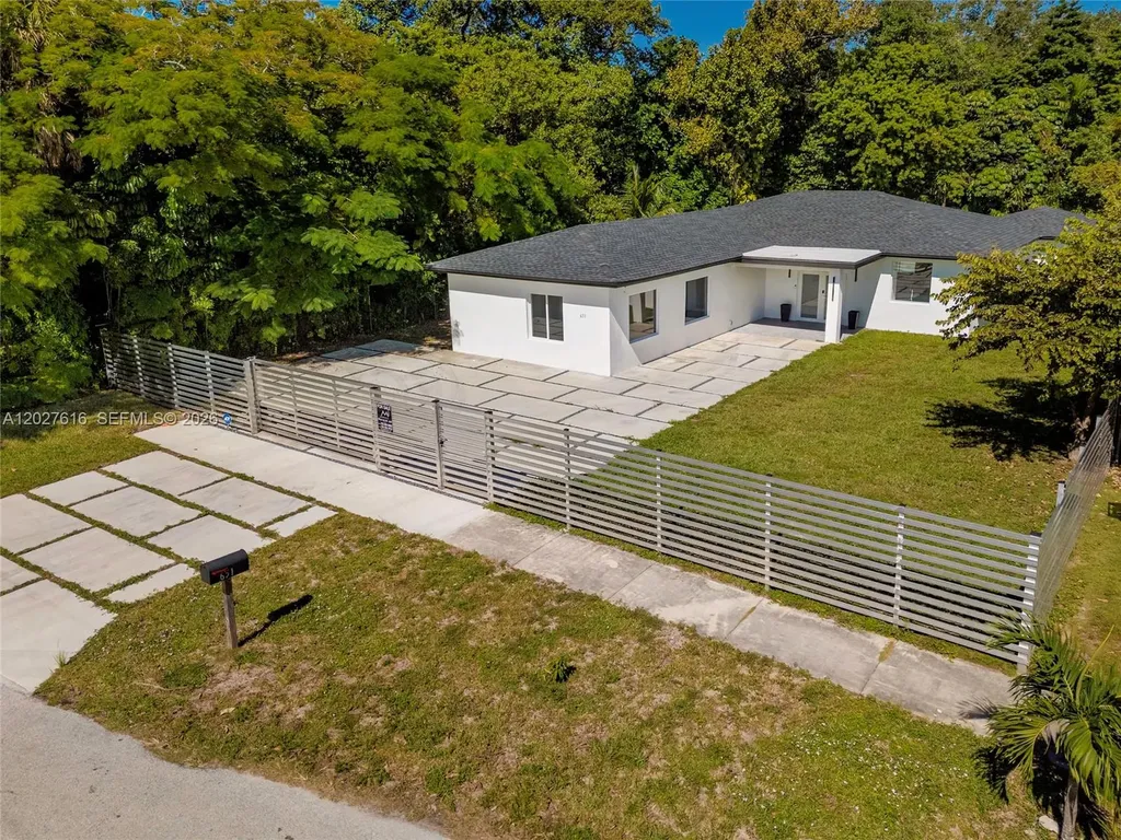 651 NE 172nd Street Miami FL 33162