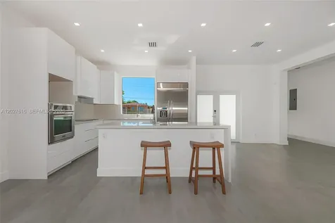 651 NE 172nd Street Miami FL 33162
