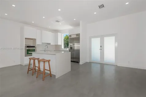 651 NE 172nd Street Miami FL 33162