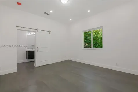 651 NE 172nd Street Miami FL 33162