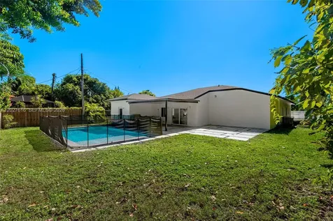 651 NE 172nd Street Miami FL 33162