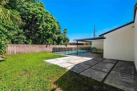 651 NE 172nd Street Miami FL 33162