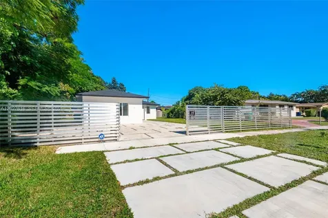 651 NE 172nd Street Miami FL 33162