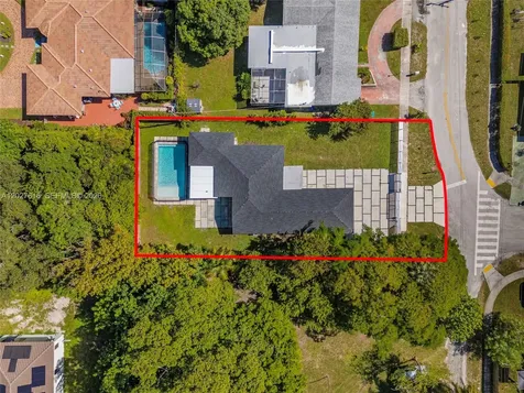 651 NE 172nd Street Miami FL 33162