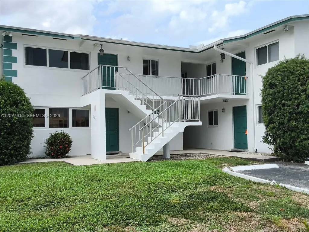 7041 Pembroke Road Pembroke Pines FL 33023