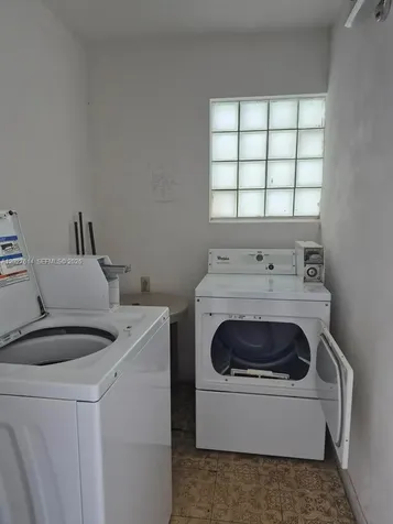 7041 Pembroke Road Pembroke Pines FL 33023