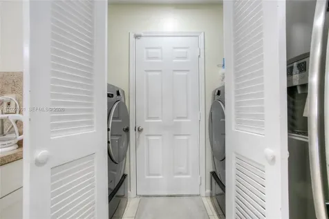 9521 NW 18th Manor Plantation FL 33322