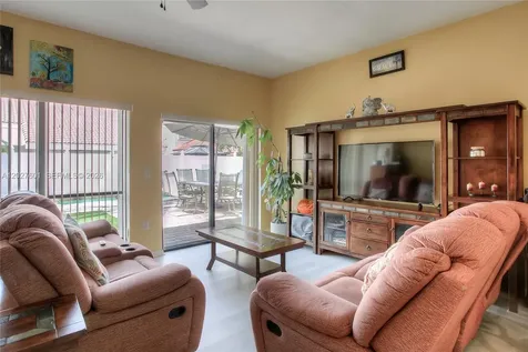 9521 NW 18th Manor Plantation FL 33322