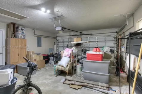 9521 NW 18th Manor Plantation FL 33322