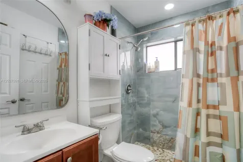 9521 NW 18th Manor Plantation FL 33322